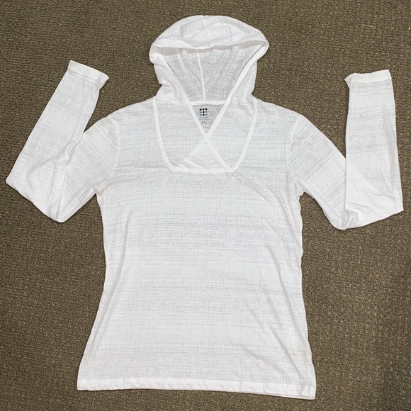 Title nine Tops - Title nine pullover lightweight shirt with a hoodie.